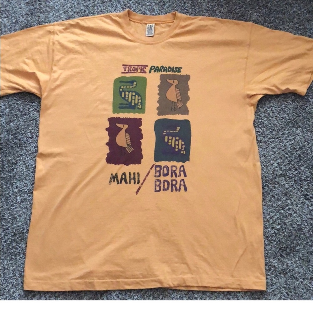 VTG 90s unisex GAP Graphic Tee made in USA Single stitch mustardyellow Bora Bora